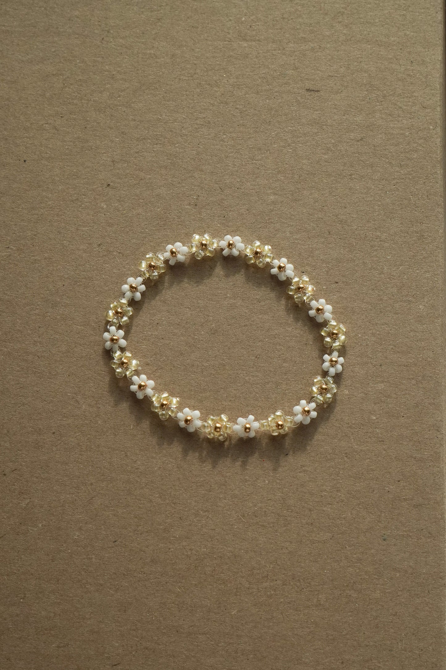 Armband - Blommor Vit / Gul / Guld