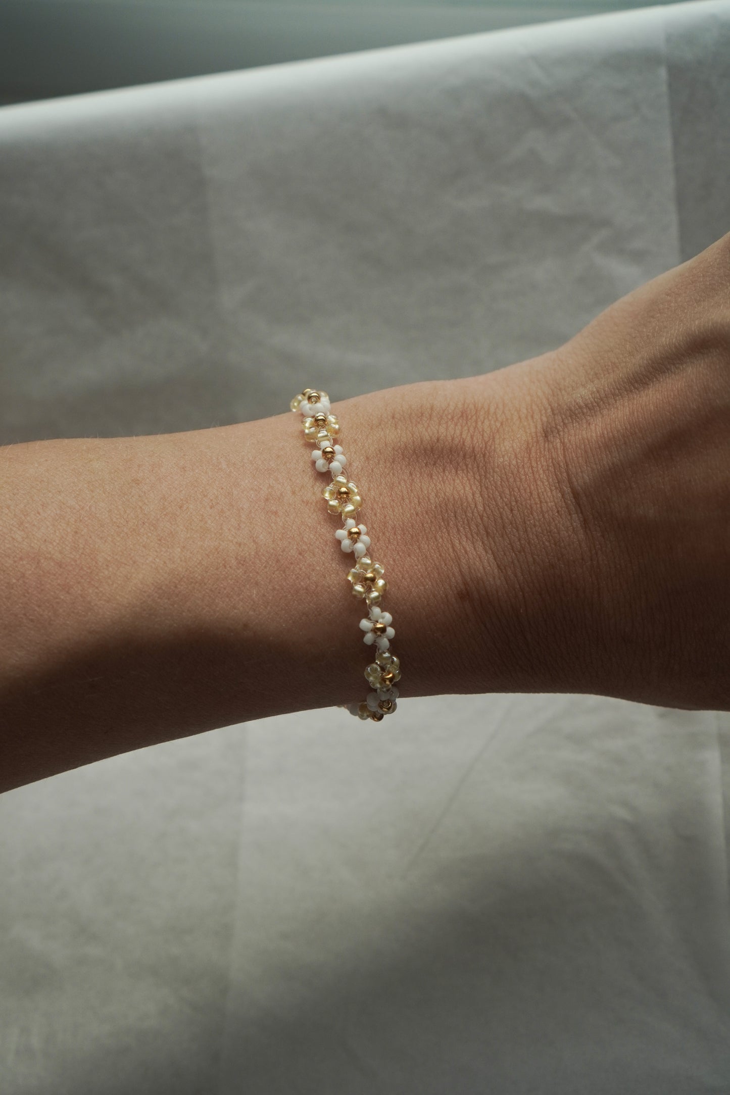 Armband - Blommor Vit / Gul / Guld