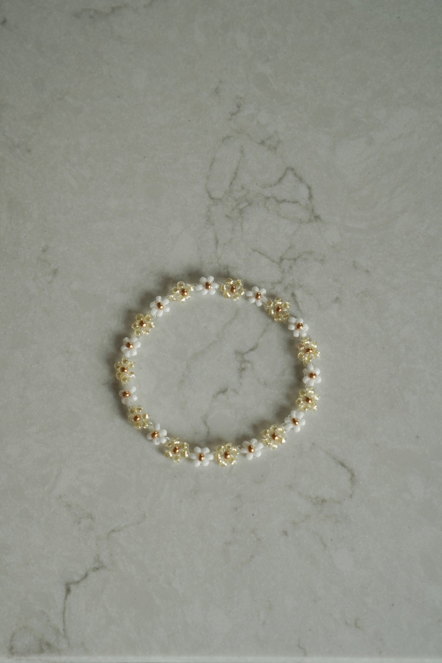 Armband - Blommor Vit / Gul / Guld